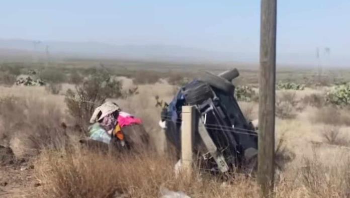 Vuelca familia en la carretera 57