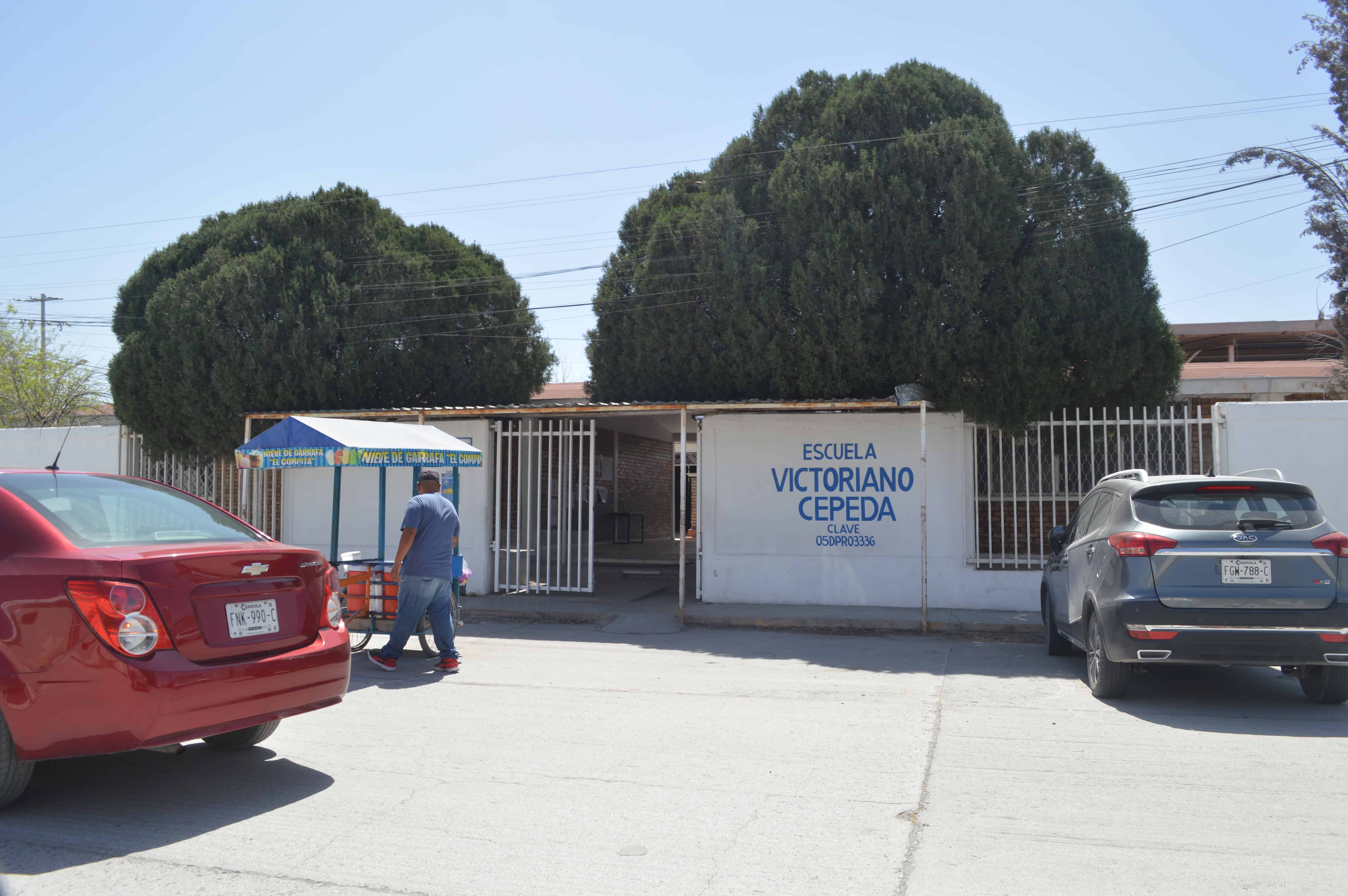 La escuela tiene muchos casos ya confirmados, según padres de familia.
