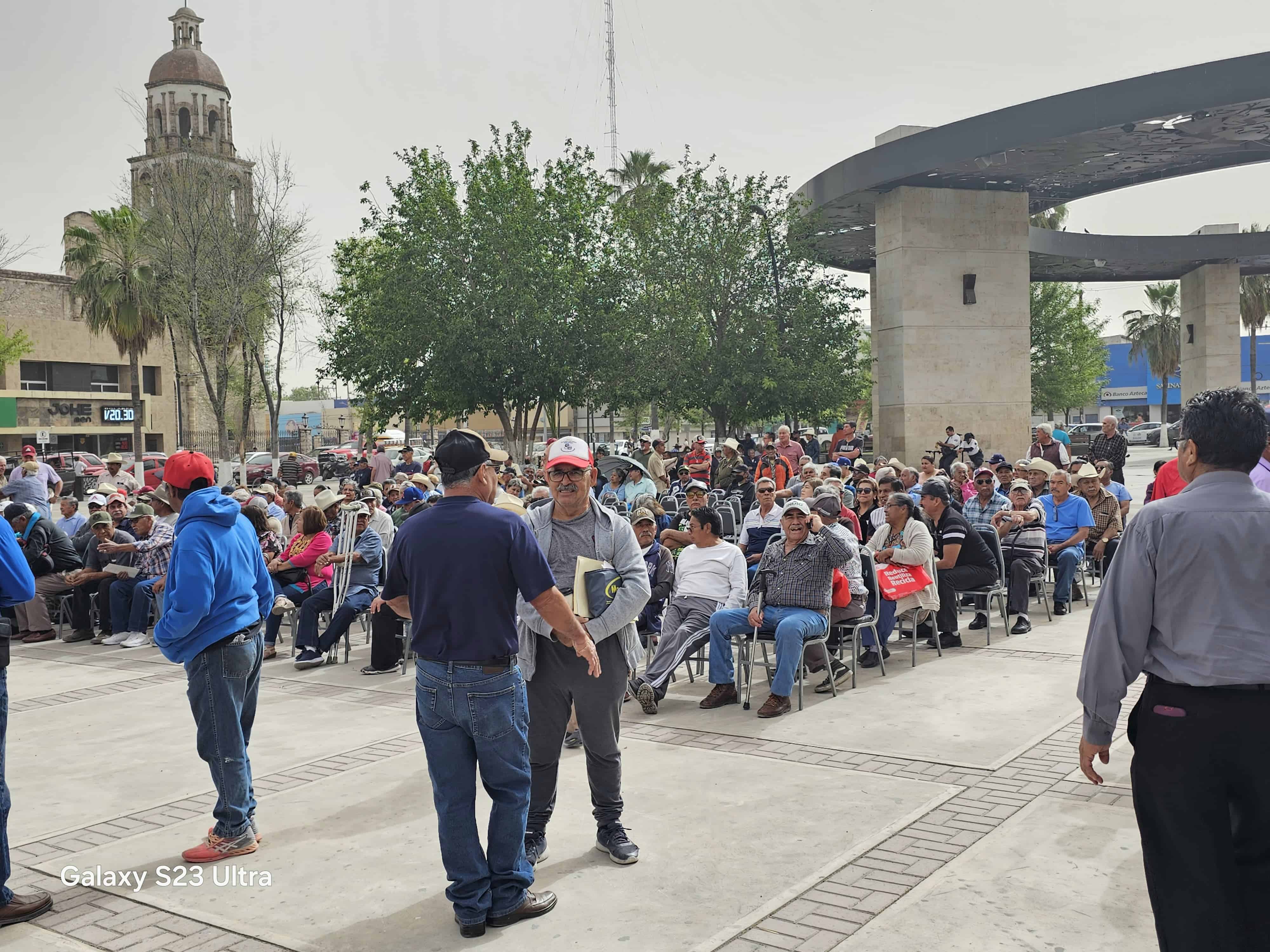 Ex obreros del 5% buscan unificar esfuerzos para lograr compensación de 80 mil pesos