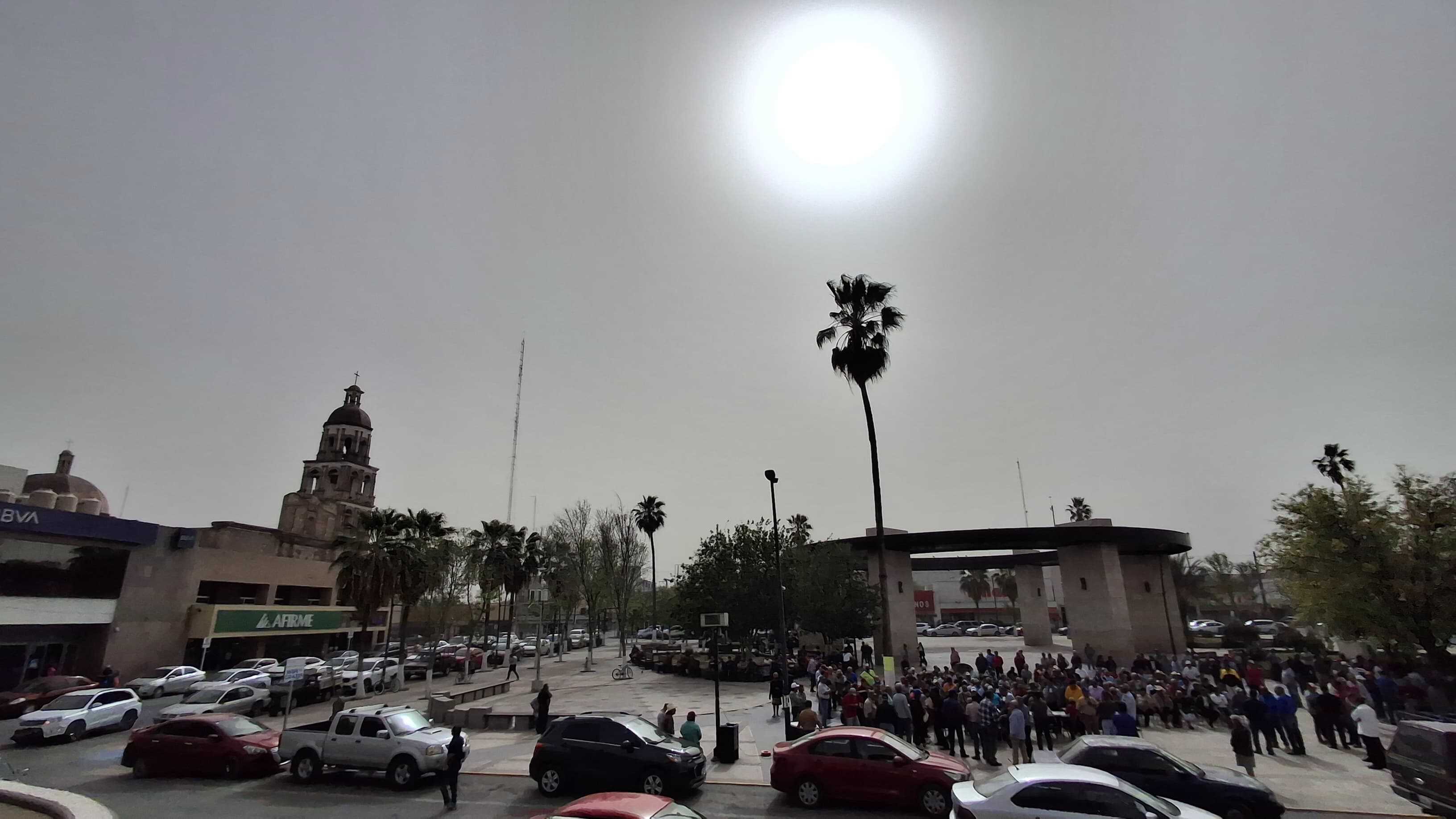 Tormenta de polvo cubre la ciudad