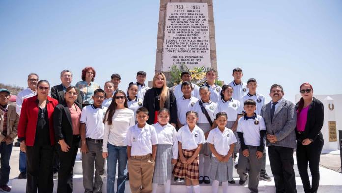 Conmemoran natalicio de Benito Juárez