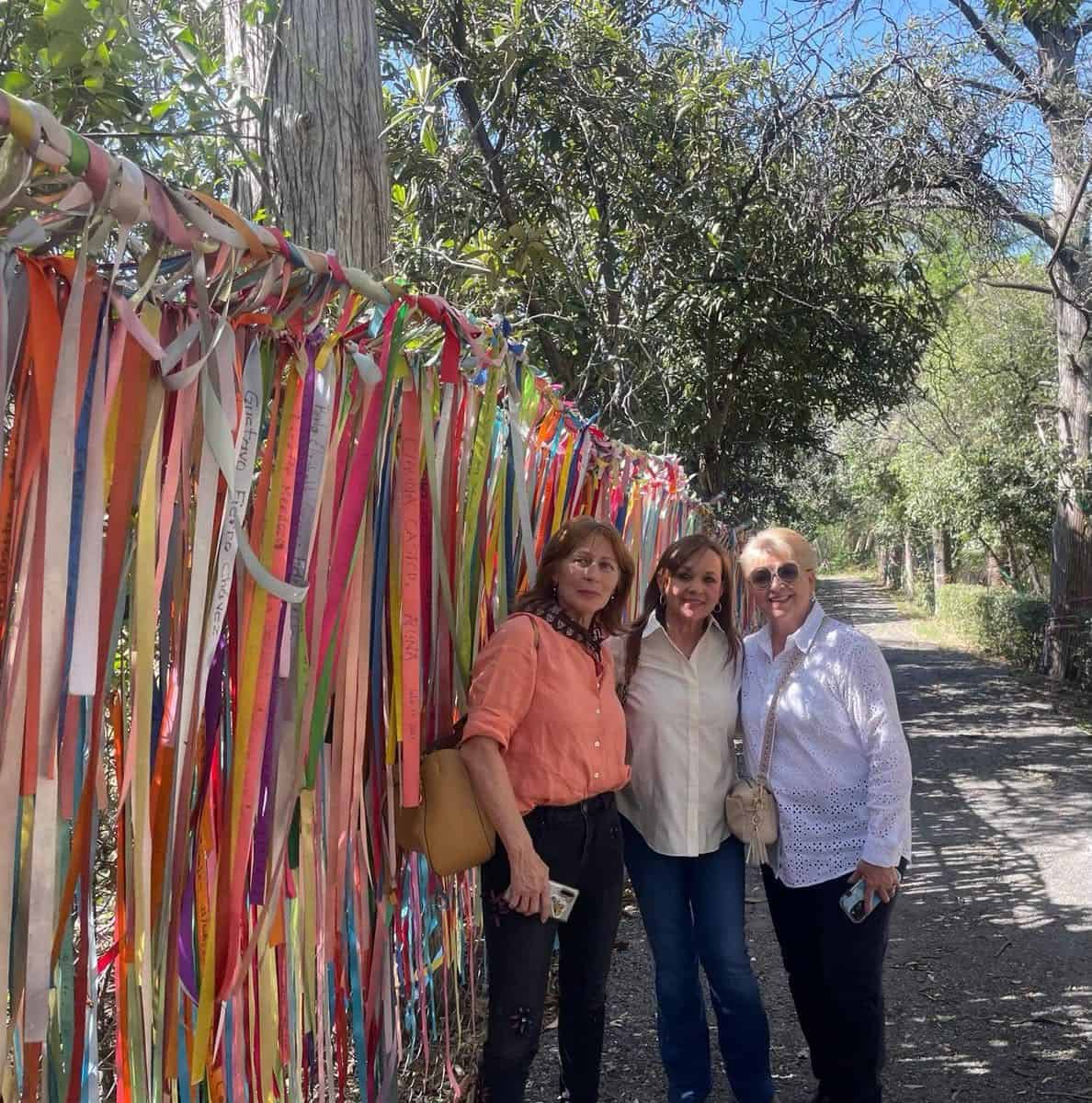 La funcionaria federal Tatiana Clouthier, visitó el Museo Julio Galán Romo en Múzquiz.