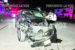 Rebota correlón en troca estacionada