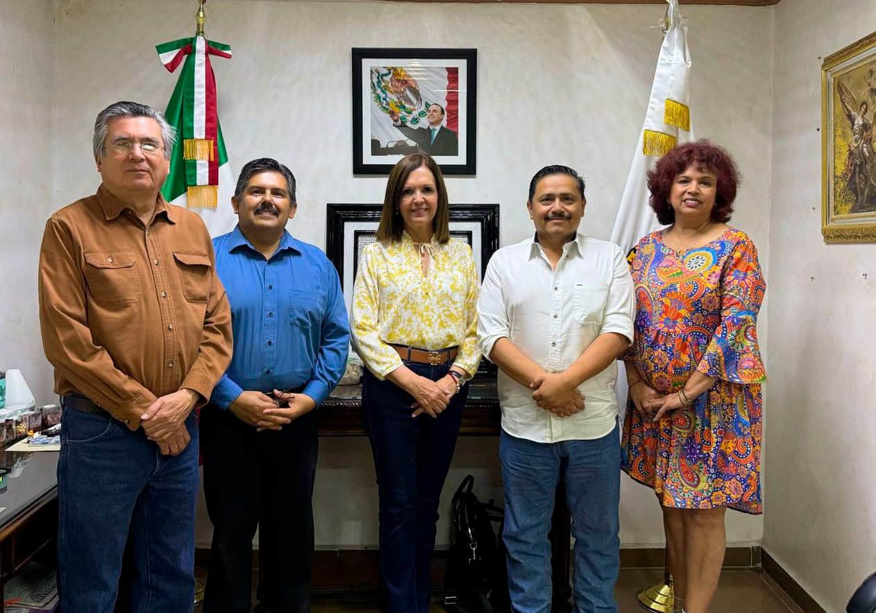La Alcaldesa Sari Pérez recibió a un grupo de historiadores que destacan la importancia de resaltar las raíces de Frontera.