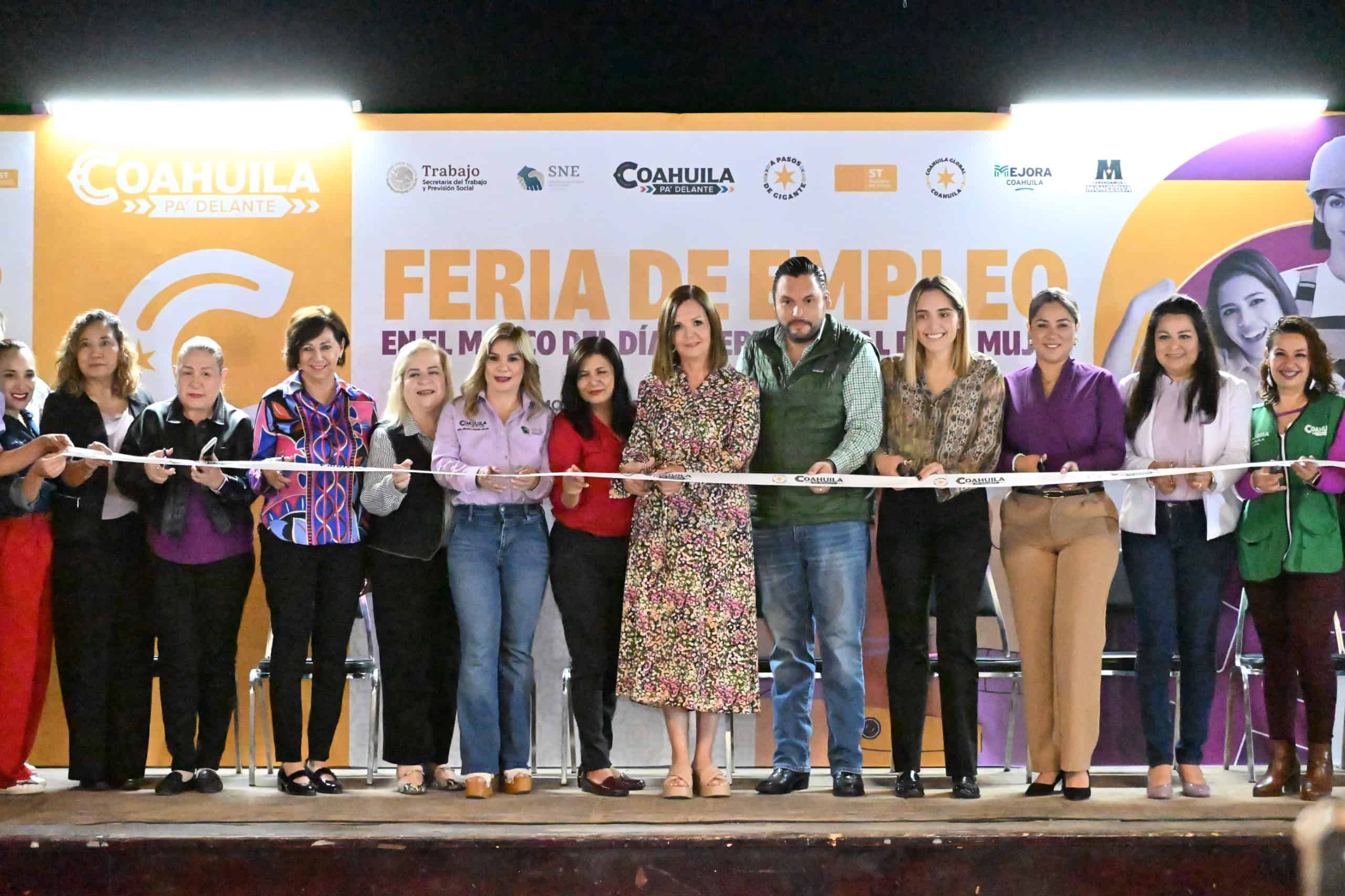 La alcaldesa participó en la Jornada del Empleo, donde gestionó espacios para que más fronterenses accedan a un trabajo digno y bien remunerado.