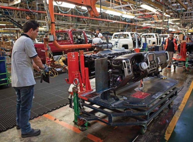 Confían que armadoras permanecerán en México a pesar de aplicación de aranceles.