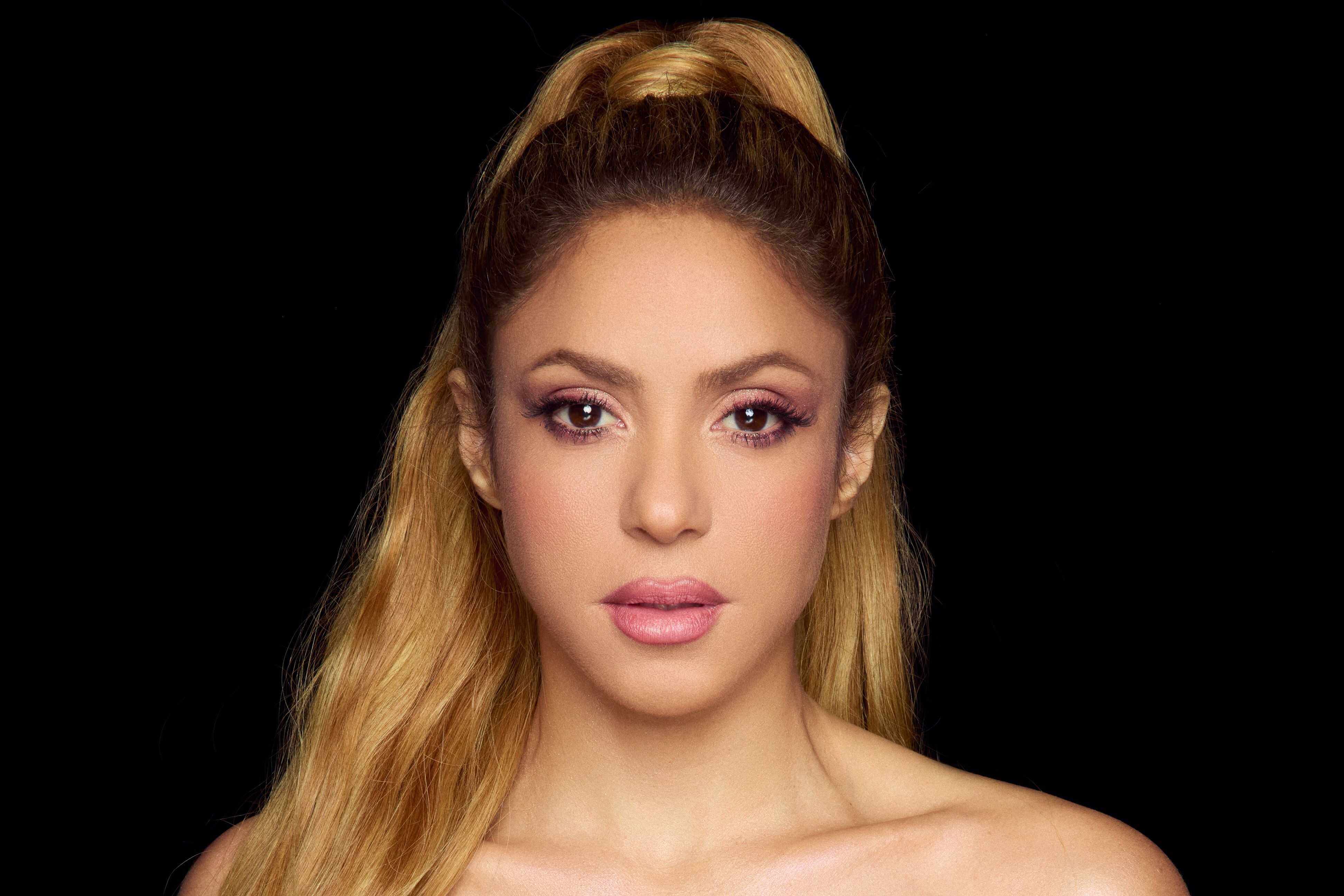 ¿Shakibecca imita a Shakira sin su permiso y gana un dineral?