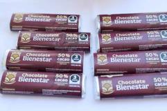 Pese a tener sellos negros; Sheinbaum defiende el Chocolate Bienestar
