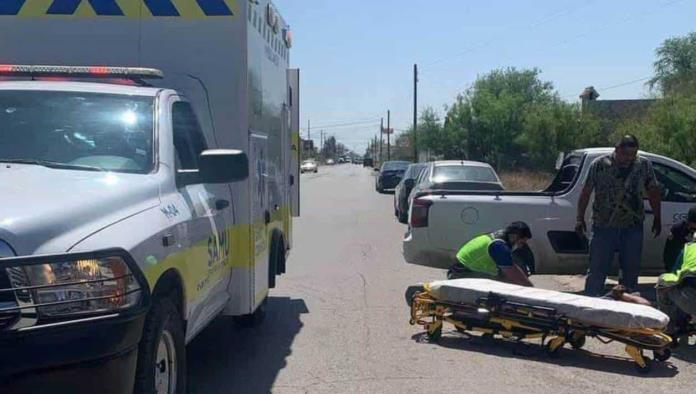 Motociclista resulta lesionado tras ser embestido por una pick up en Sabinas