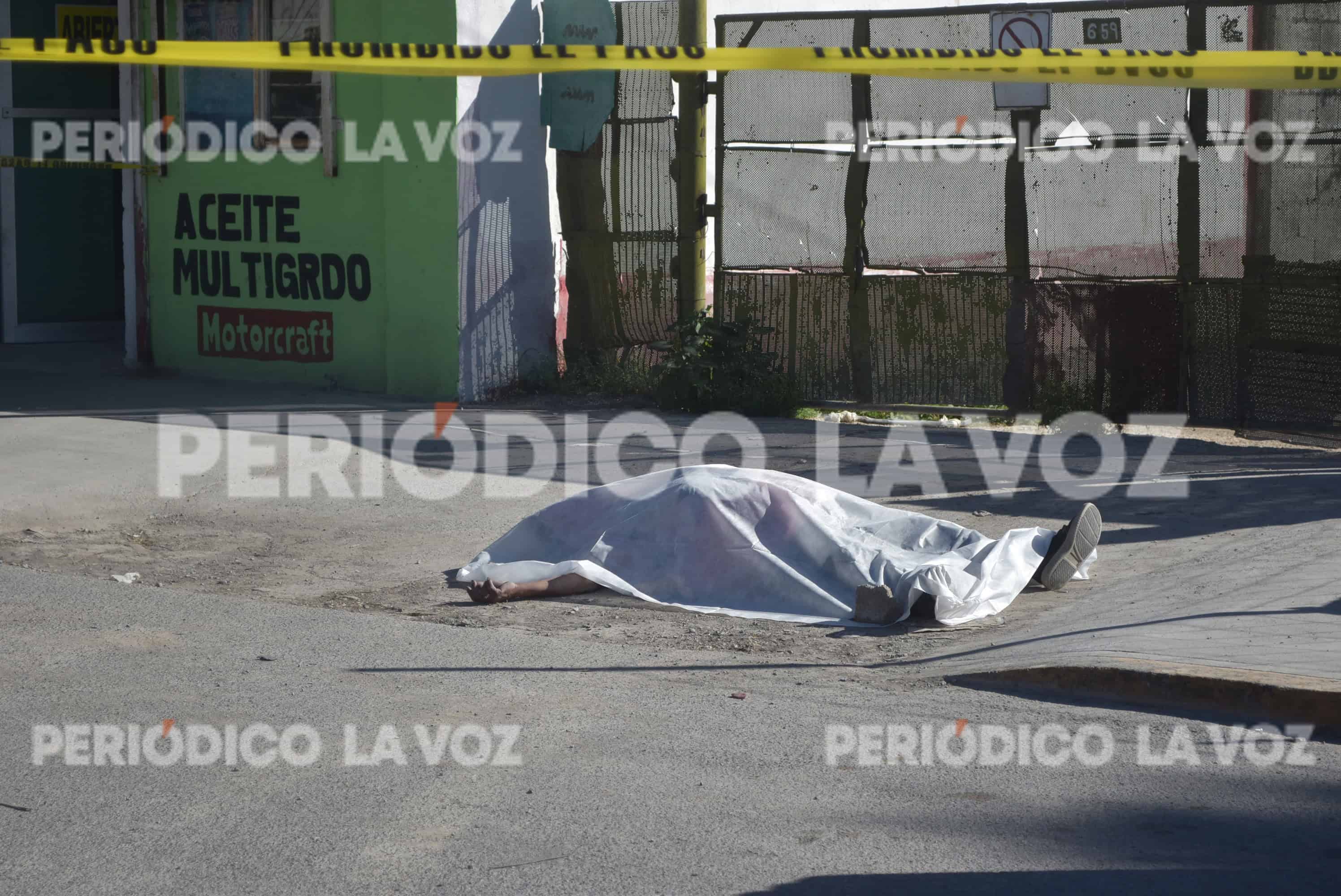Arnulfo murió aparentemente de un infarto fulminante. 