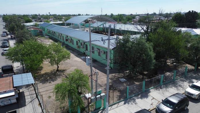 Invierte Óscar Ríos 1.6mdp en primaria