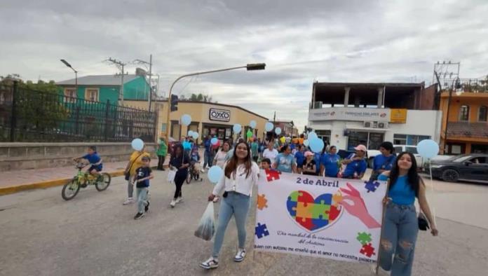 Realizan marcha en el Día Mundial del Autismo