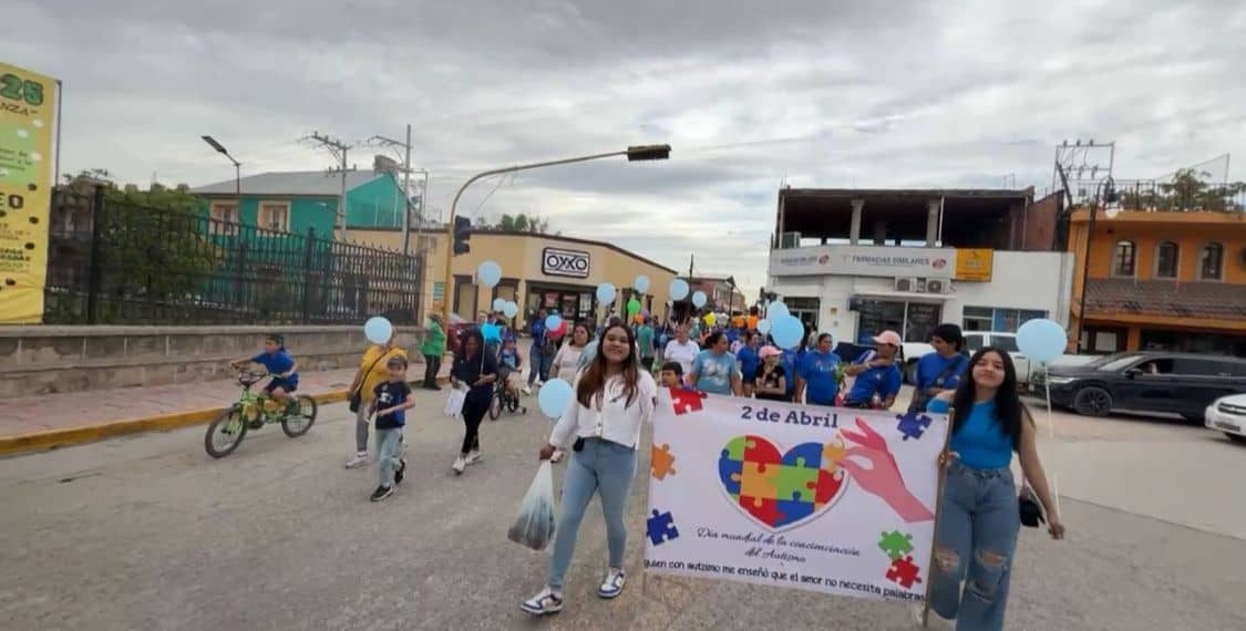 En Múzquiz se une comunidad a 6ª Marcha en el Día Mundial del Autismo.