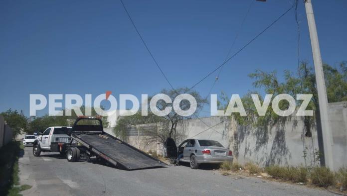 ¡Quemazón en la Santa Isabel!: Se estrella en poste y deja sin luz a vecinos