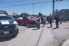 Se ´empaleta´ en  choque contra moto 
