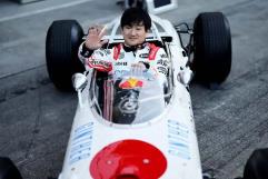 Tsunoda reveló el apoyo de ´Checo´