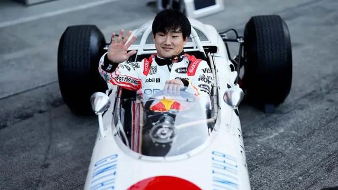 Tsunoda reveló el apoyo de ´Checo´ Tsunoda reveló el apoyo de ´Checo´