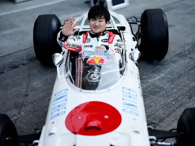 Tsunoda reveló el apoyo de ‘Checo’.