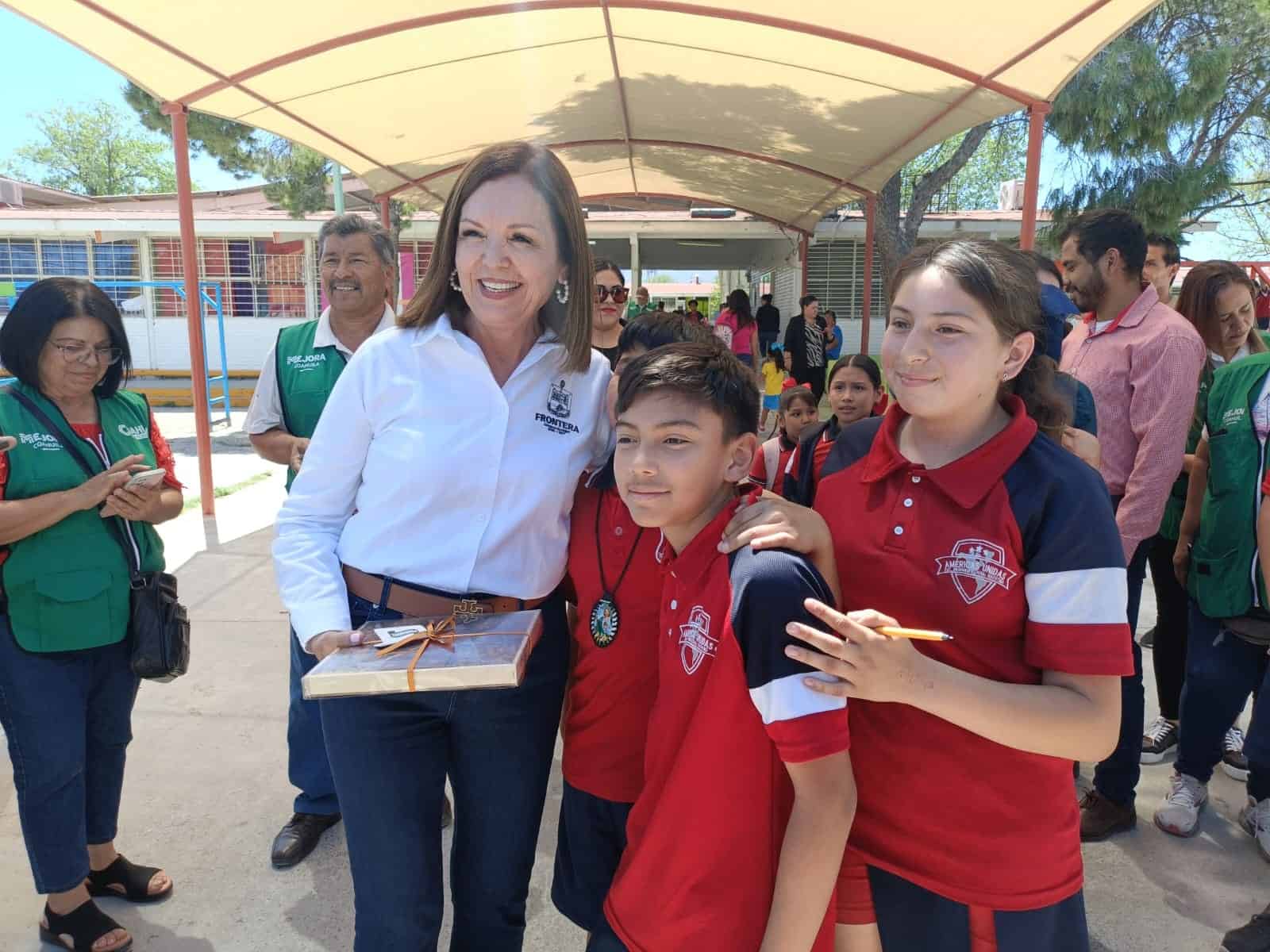 La alcaldesa será la madrina de graduación de diversas instituciones educativas.