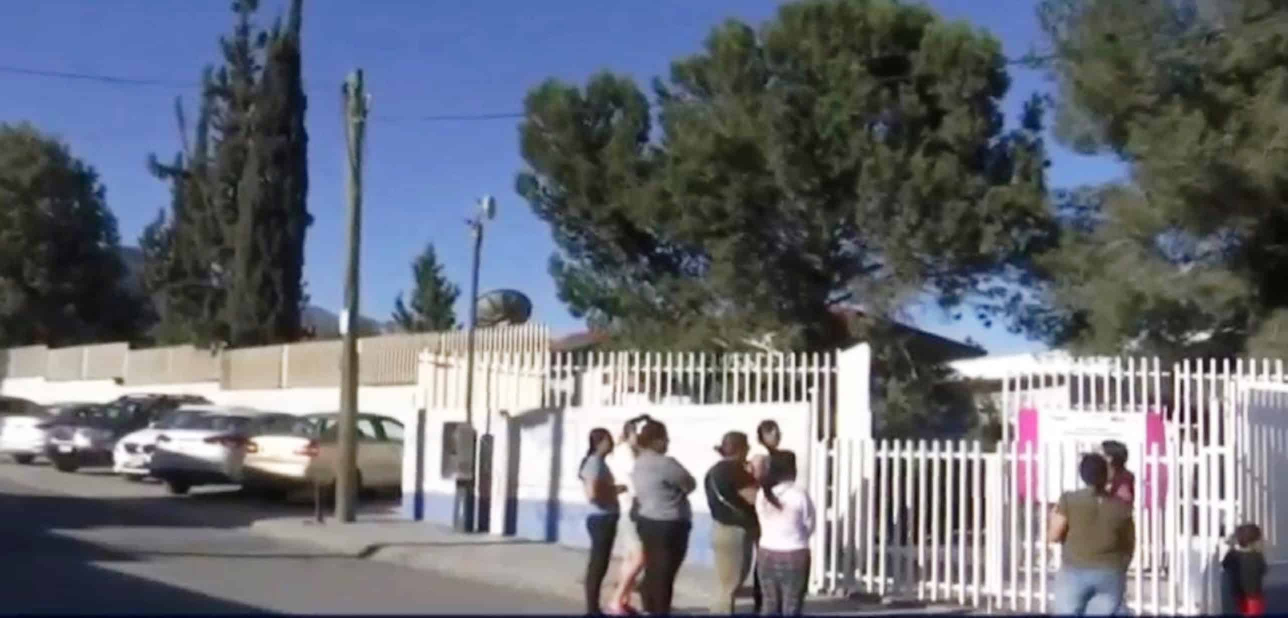 La falta de agua en los baños de la primaria Luis Donaldo Colosio ha generado incomodidad entre los estudiantes y padres de familia.