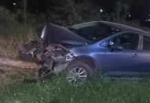 Conductor sale del camino en libramiento Emilio Mendoza Cisneros y termina lesionado