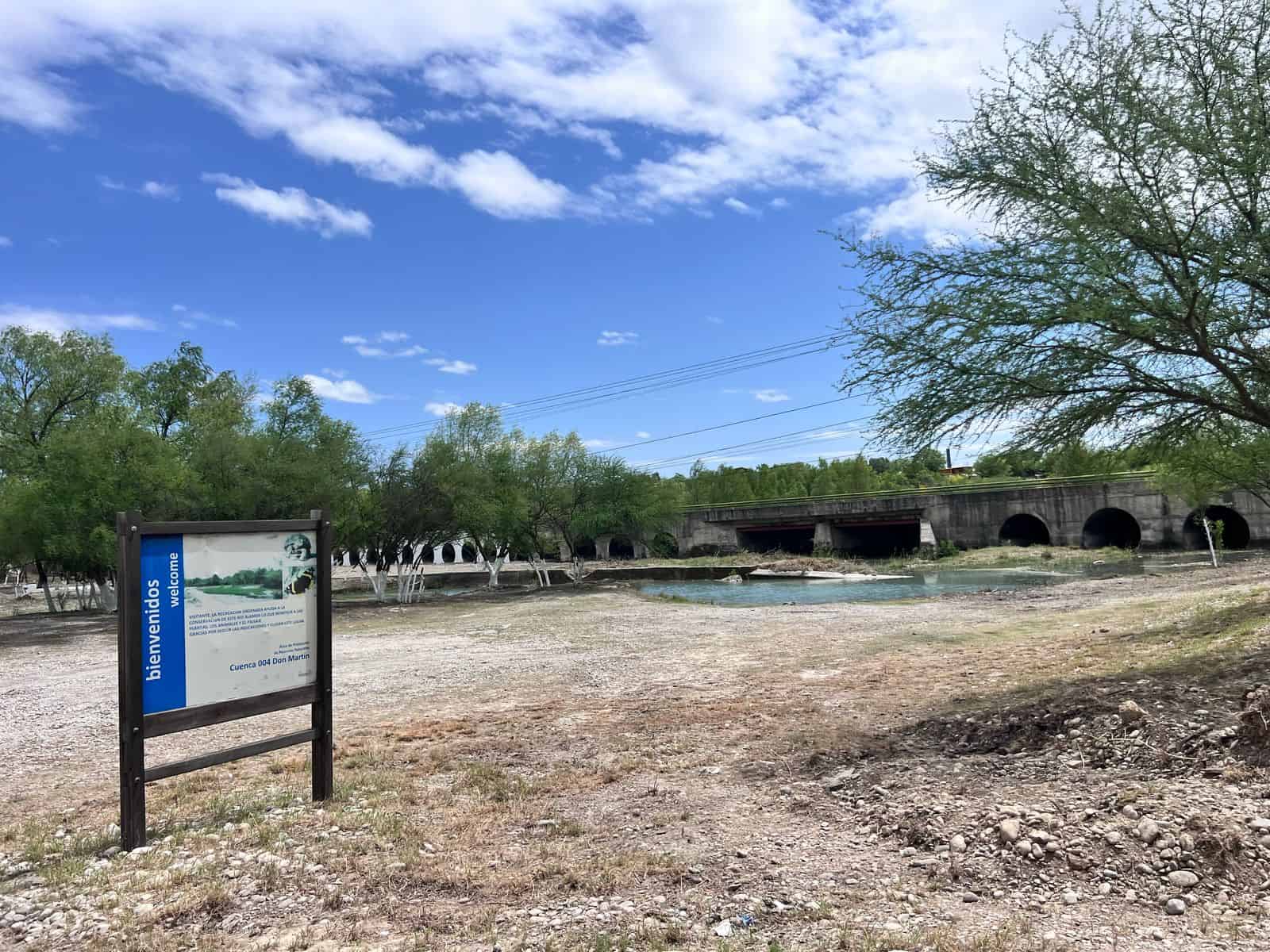 Embellecen márgenes del Río Álamos en el poblado Paso del Coyote.