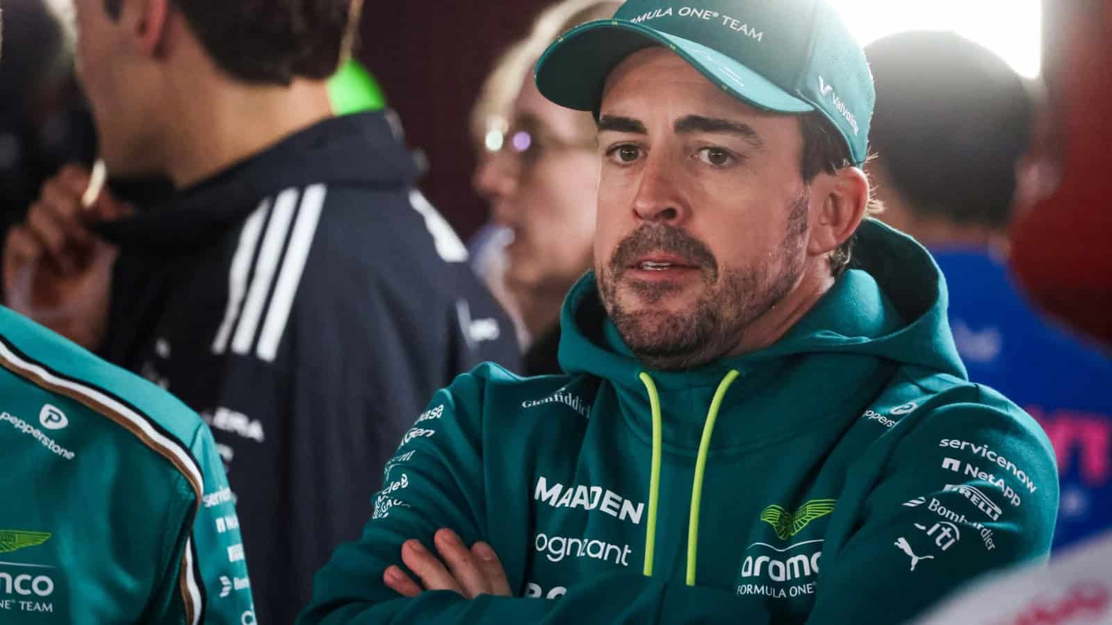 Fernando Alonso mantiene la fe en el AMR25 y destaca la igualdad en el campeonato