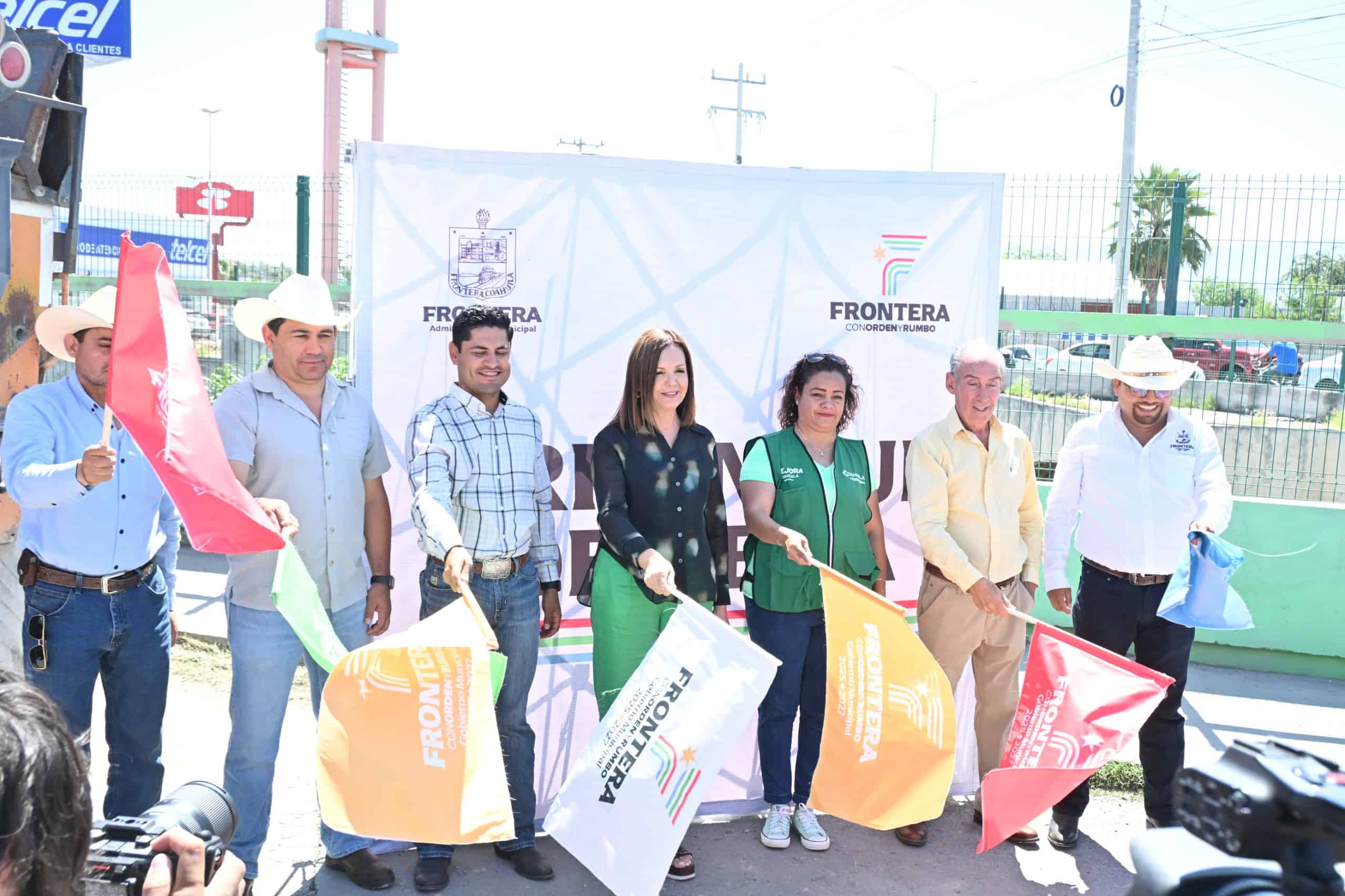 Este viernes, la alcaldesa Sari Pérez dio el arranque a la segunda etapa de bacheo en Frontera.