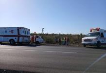 Volcadura en la Autopista Premier deja tres lesionados