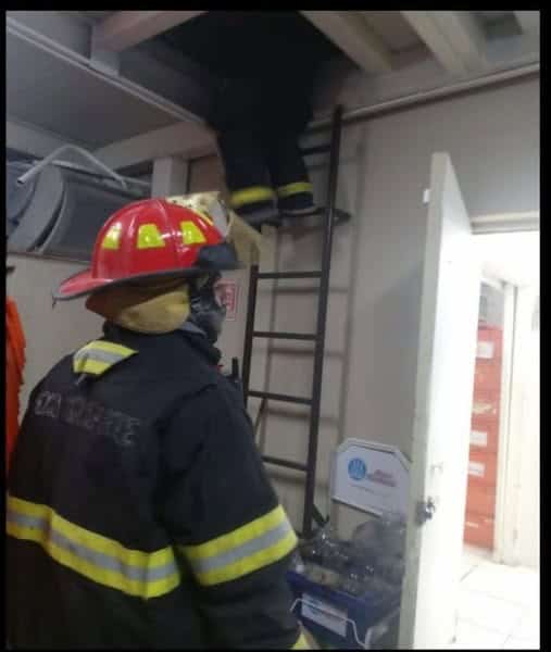 Falla en generador provoca conato de incendio en farmacia de Zaragoza