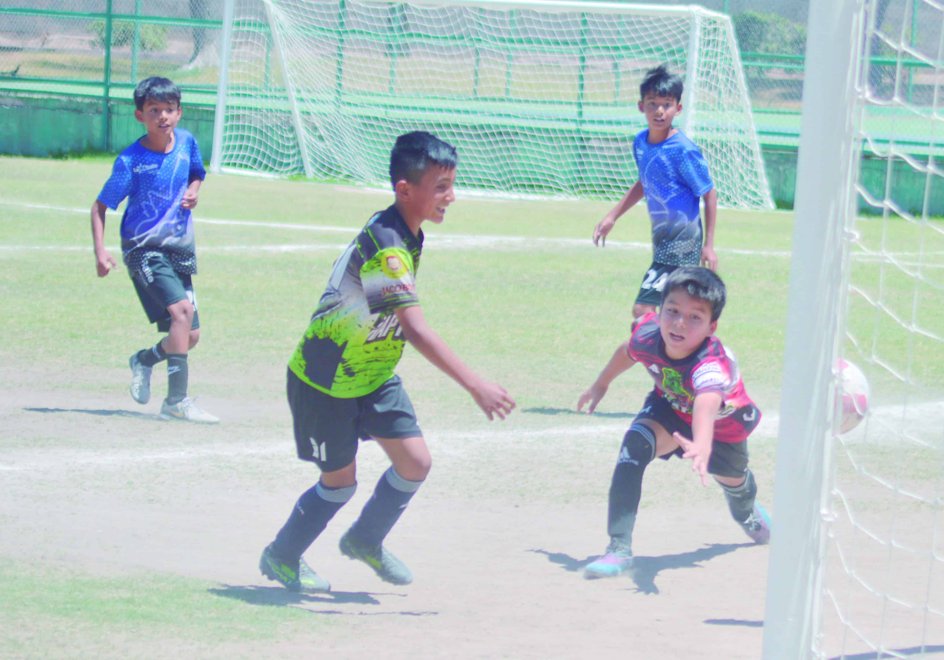 La Salle goleó por 4-0 al equipo del Raptors en partido de la Copa Xochipilli.