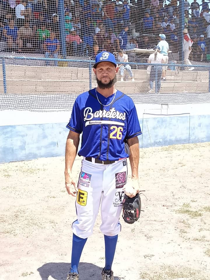 Jheyson Manzueta tiró sin hit ni carrera con Barreteros frente a Tuzos.
