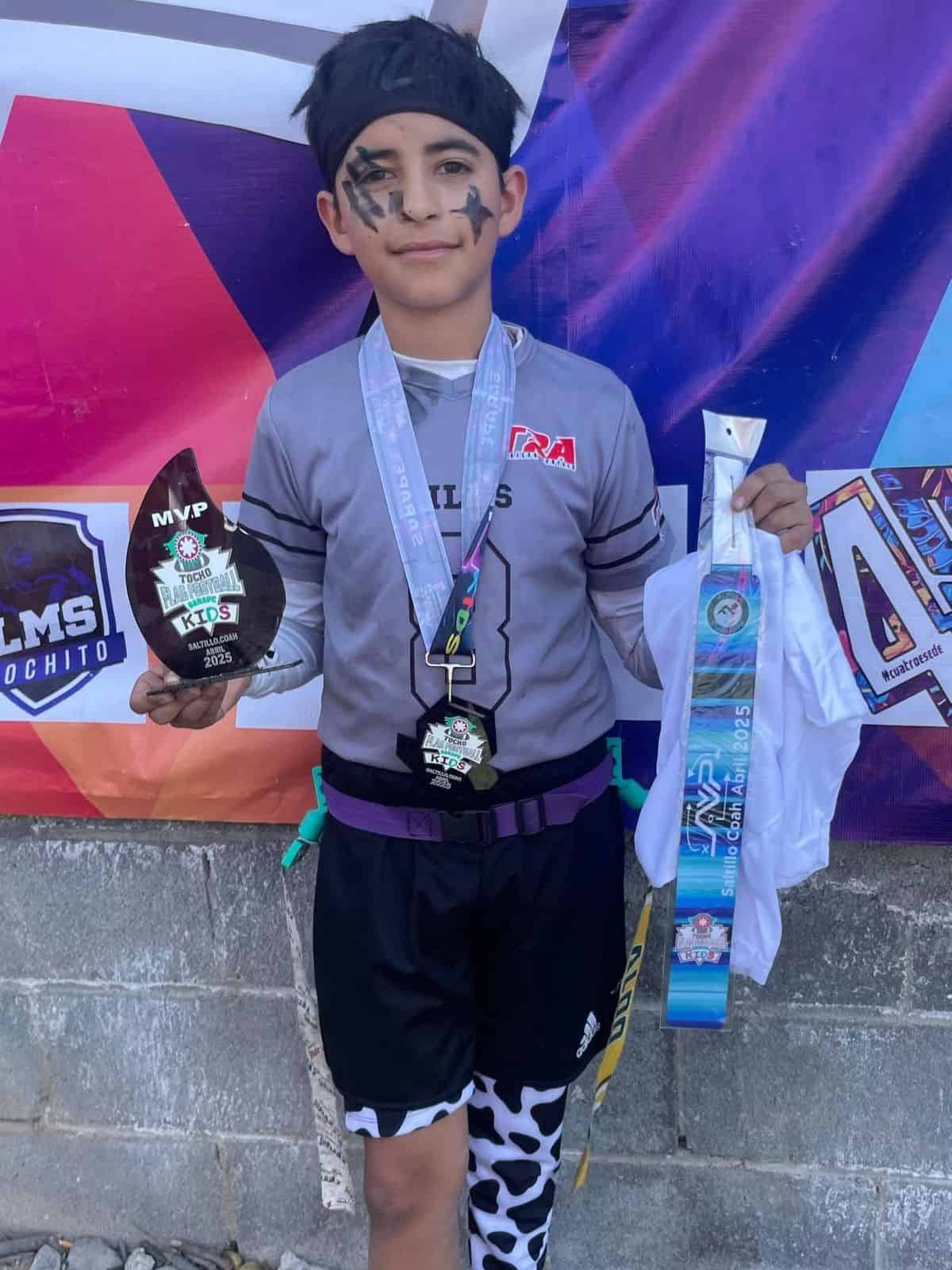 Juventud triunfadora: equipo de tochito de Acuña gana primer lugar en Saltillo