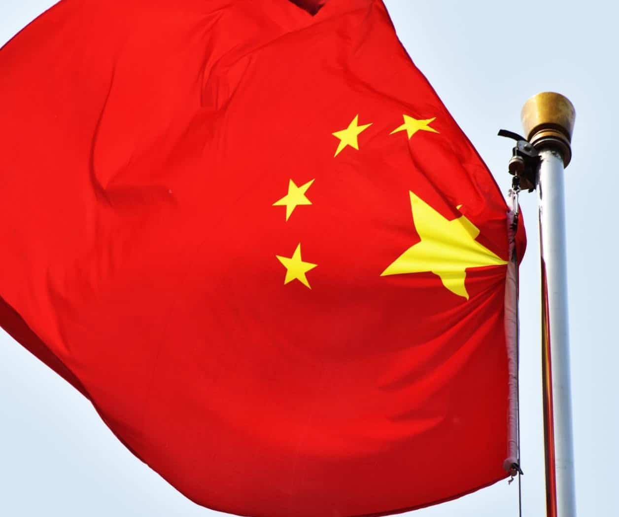 Estados Unidos aumenta aranceles a China hasta el 245%