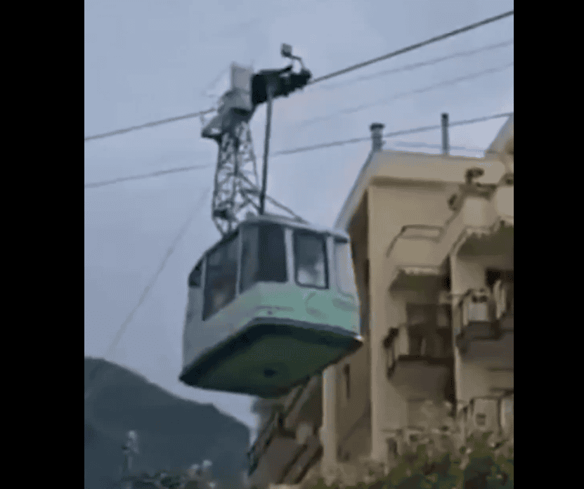 Se desploma teleférico en Italia: Pierden la vida 4 personas