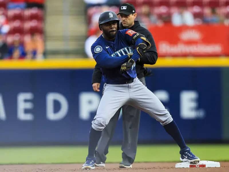 Randy Arozarena brilló en la décima entrada con Marineros.
