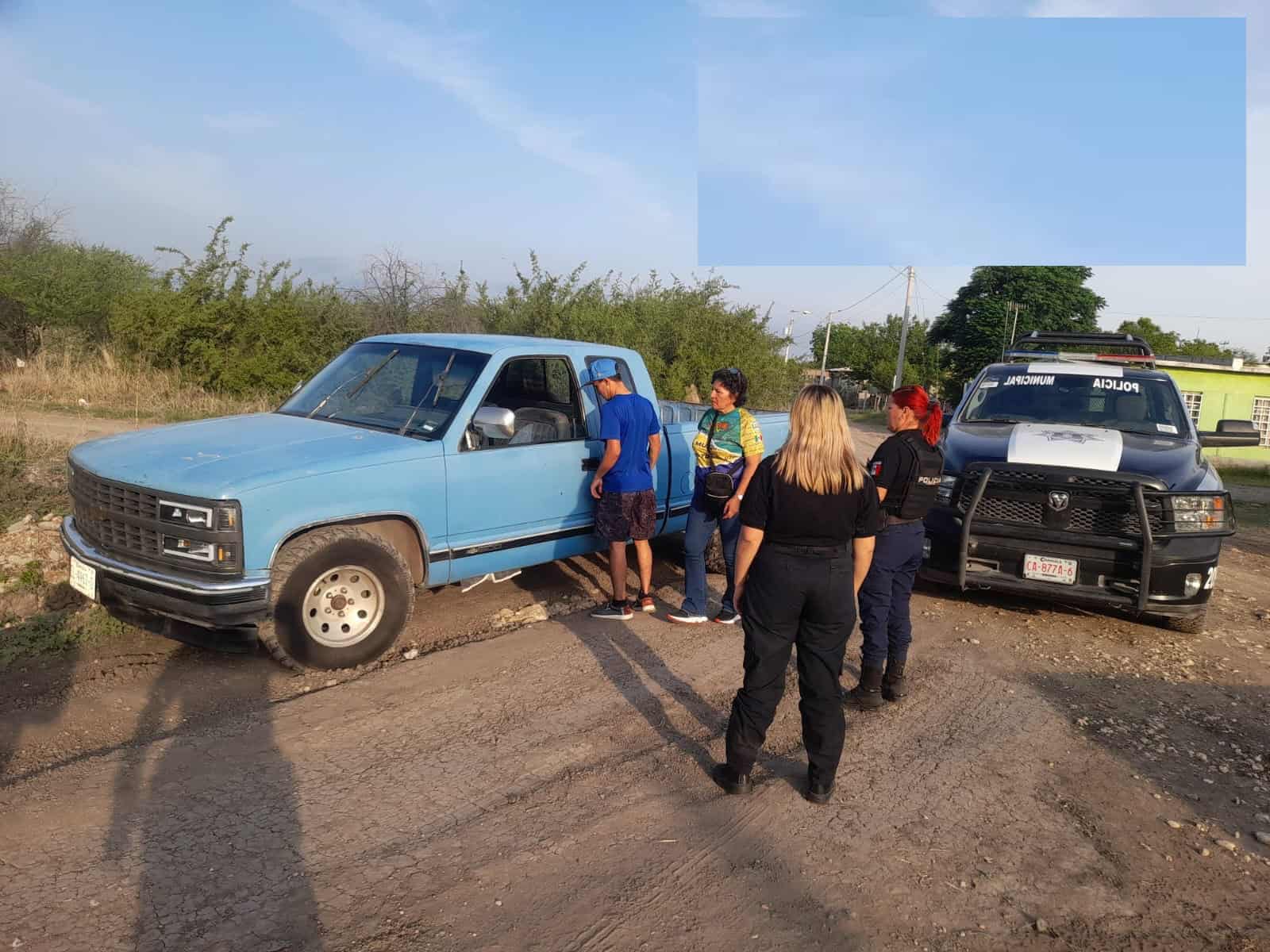 Esta es la camioneta Chevrolet que reportaron robada y encontraron posteriormente elementos de Seguridad Pública.