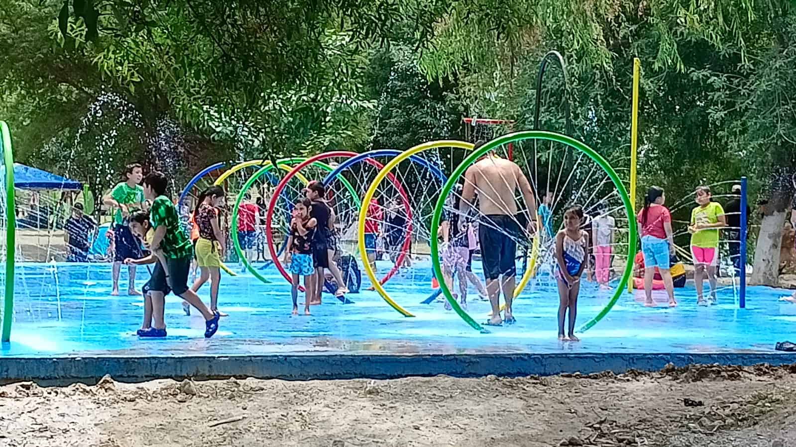 Familias Acampan En El Parque Del Río Sabinas El Fin De Semana Santo