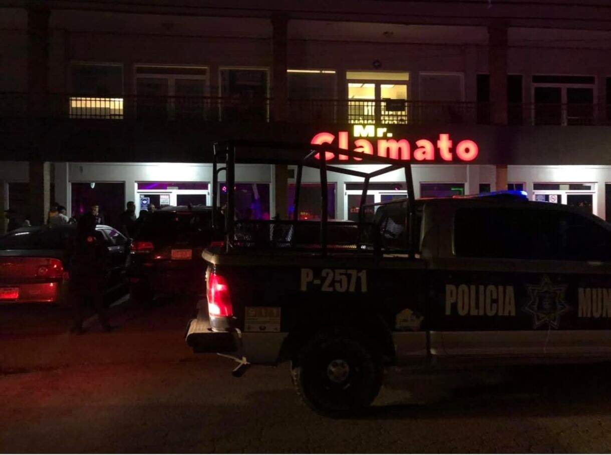 Clausuran bar Mr. Clamato por riña al interior