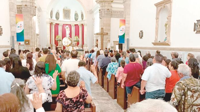 Celebran la resurrección Celebran la resurrección