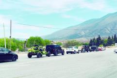 Saturan carreteras en retorno al hogar