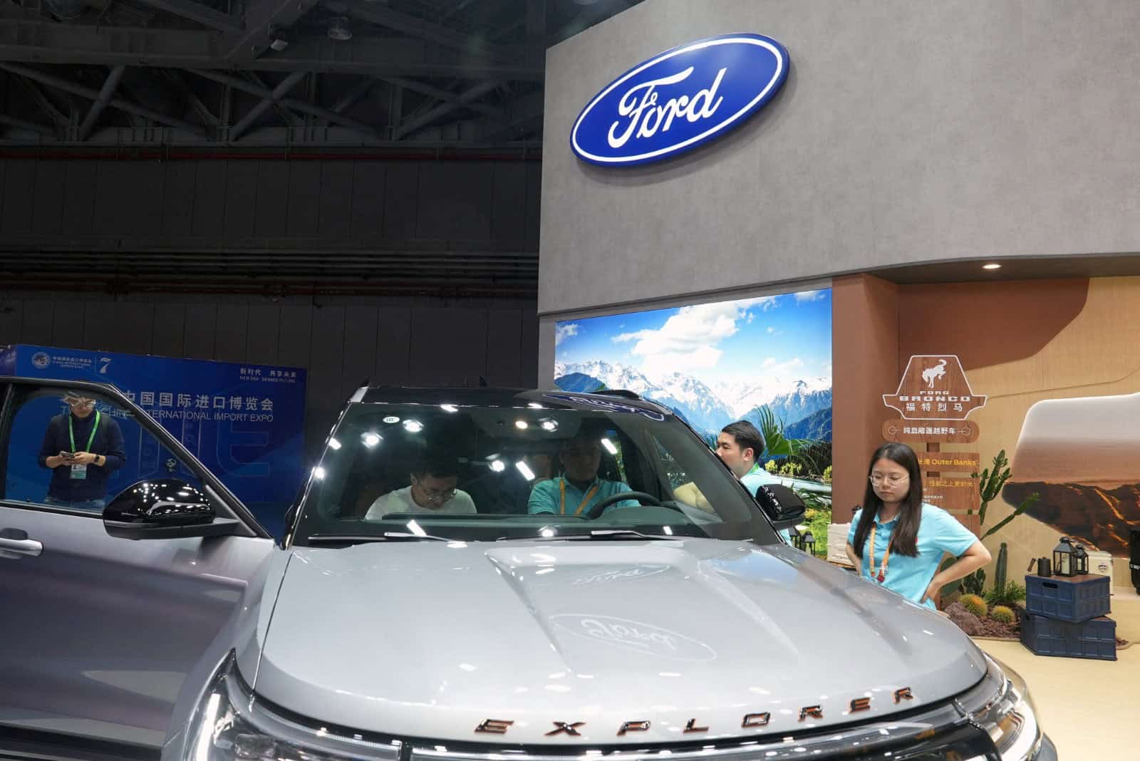 Ford retira casi 150,000 vehículos en EE. UU. por fallas en frenos y software