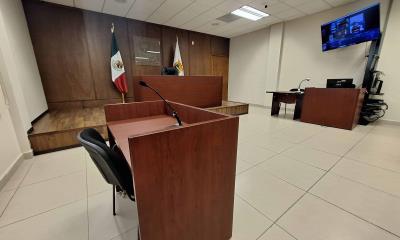 Repara daño ex policía por robo