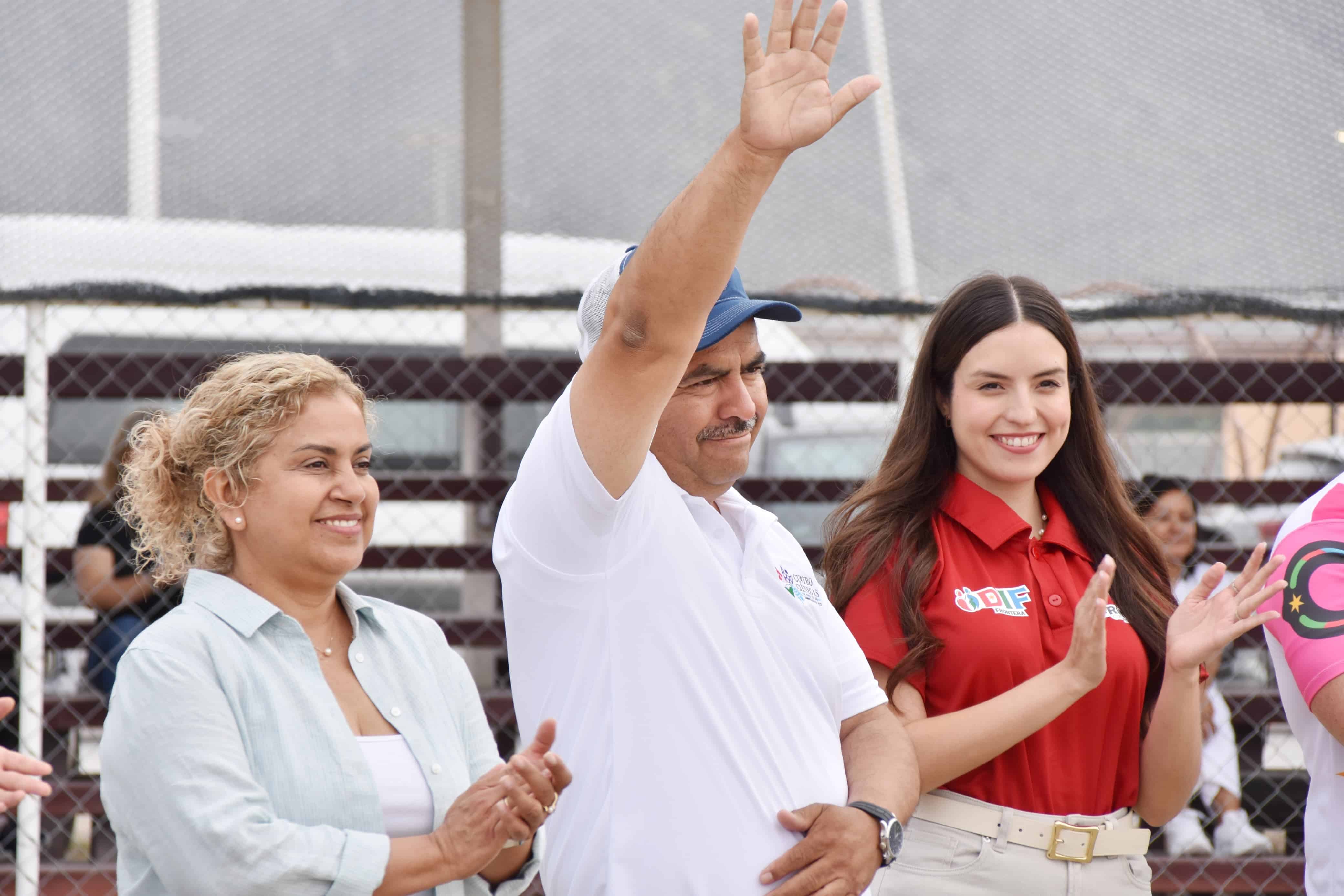 El Alcalde Víctor Leija presidió la ceremonia de arranque de los juegos deportivos del Adulto Mayor.