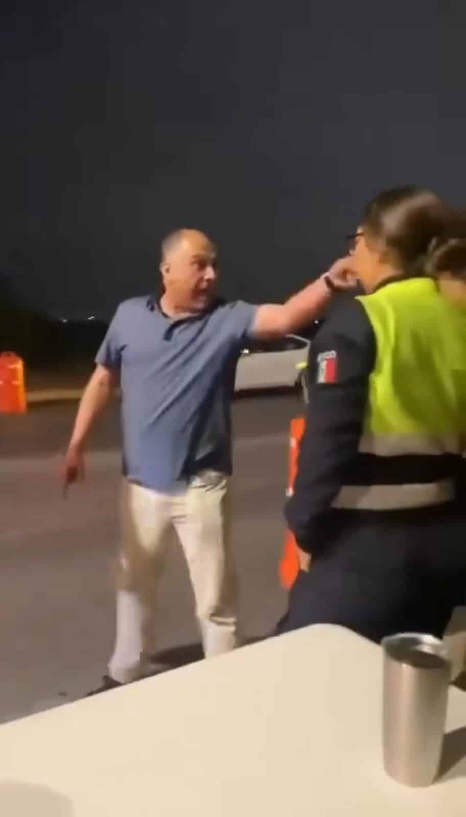 Eduardo Fuentevilla Cabello, secretario del Tribunal Colegiado en Materia Administrativa y Civil del Octavo Circuito, durante el operativo antialcohol en Saltillo.