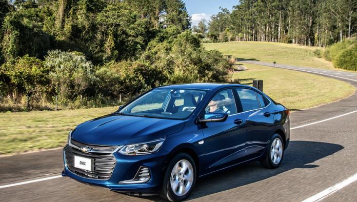 Chevrolet Onix 2025: Tecnología, Seguridad y Eficiencia en un Sedán Compacto