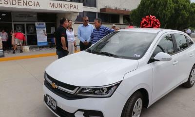 Sorpresa y emoción invadió a Walter al ser el ganador del auto