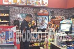 Asalta tienda a punta de cuchillo