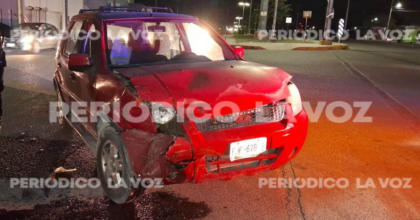 El accidente ocurrió sobre el bulevar Revolución Mexicana, la noche de ayer. 