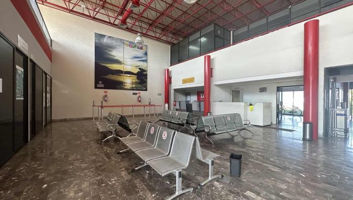 Urge vuelo directo Monclova-México